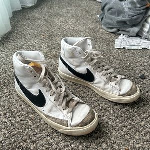 Nike Women's Blazer Mid '77 White